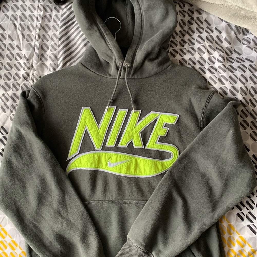 Gray Nike Sweatshirt